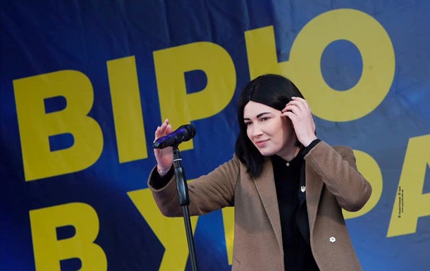 Певица Анастасия Приходько собралась в Раду