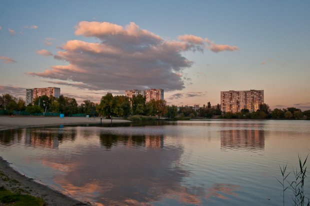Пляжі та відкриті басейни Києва: ціни, недоліки та переваги