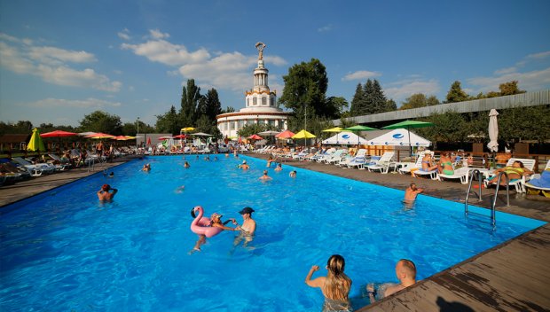 Пляжі та відкриті басейни Києва: ціни, недоліки та переваги