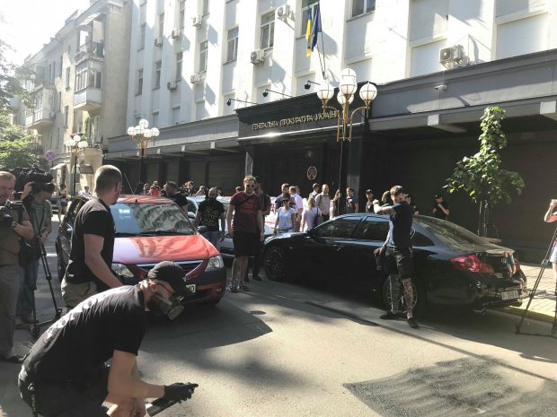 Под ГПУ активисты требуют объявить подозрения заказчикам убийства Гандзюк: фото