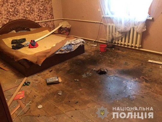 Под Ровно в дом депутата бросили гранату: фото с места ЧП