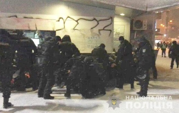 Полиция задержала 27 человек перед футболом в Киеве