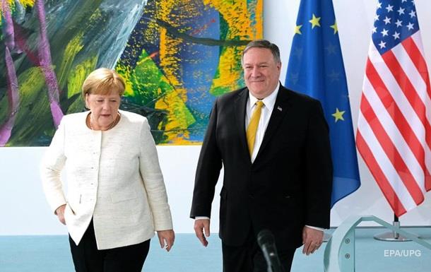 Помпео и Меркель обсуждали поддержку Украины