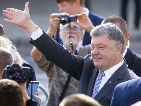 Порошенко поразил НСК Олимпийский патриотичным жестом