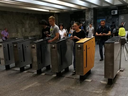 Придется ли доплачивать за поездку в метро, если бесконтактную карточку пополняли еще до подорожания?