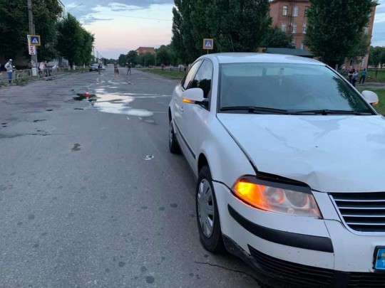 Пришлось удалить селезенку: в Конотопе машина начальника полиции сбила ребенка на переходе