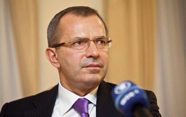 Протест проти реєстрації кандидатами в Раду Клюєва і Шарія: учасники звернулись до Зеленського