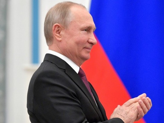 Путин дал добро: жителям оккупированного Донбасса будут выдавать российские паспорта