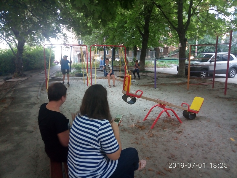 Робототехника, мультики, прогулки: чем занимаются дети в лагере Robokids (фото)