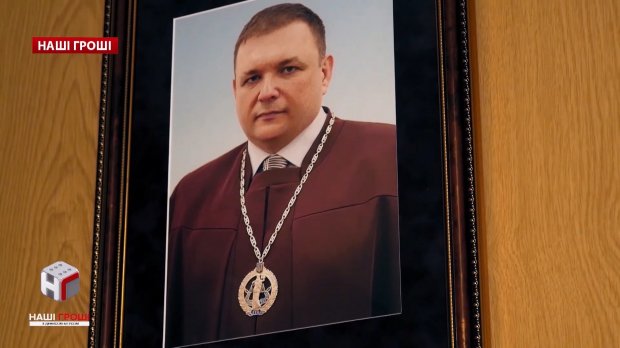 Роскошные дома на государственных землях: как чиновники захватывают территории Пущи-Водицы