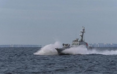 Россия захватила три украинских корабля - ВМС
