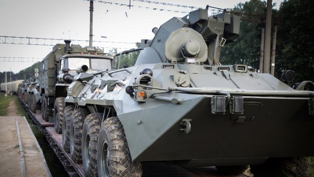 Российская техника и военные эшелонами едут в Беларусь
