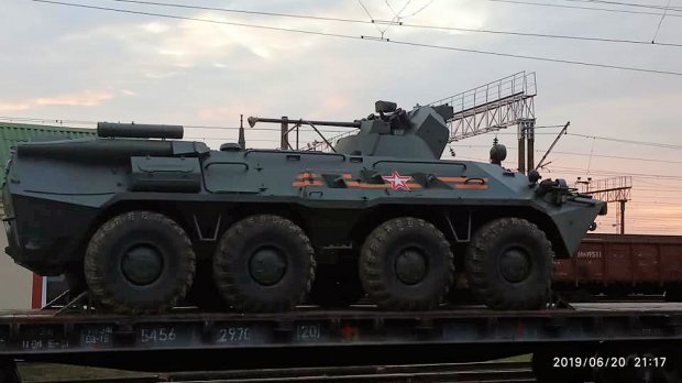 Российская техника и военные эшелонами едут в Беларусь