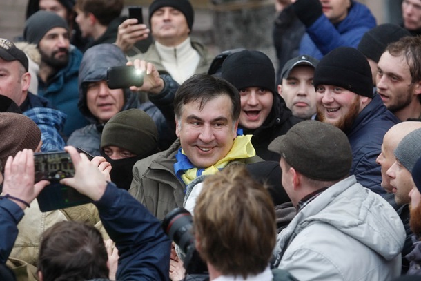 Саакашвили под Радой. Столкновения и гоп-компанияСюжет