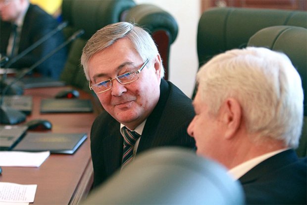 Скандал з поверненням Онищенка: хто допомагав поплічнику Януковича