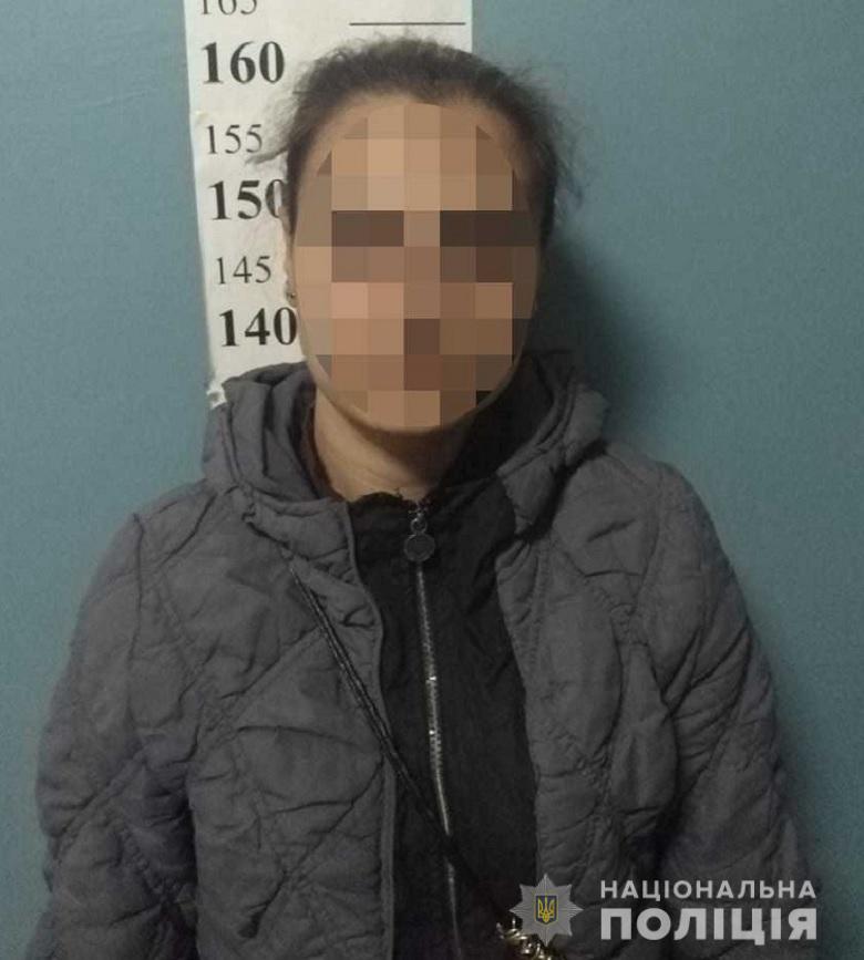 Снимала «порчу» вместе с украшениями: в полиции показали фото опытной воровки из Киева