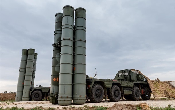 США пригрозили Турции санкциями из-за С-400