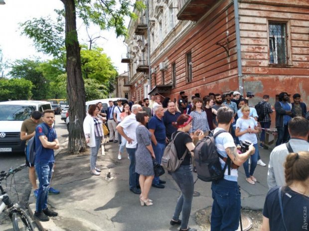 Столкновения возле Одесского медуниверситета: много пострадавших и задержанных: – фото, видео