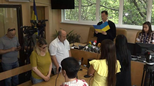 Суд виніс вирок няні, яка жорстоко побила дитину з ДЦП