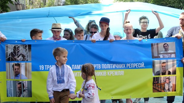Тисячі українців взяли участь у Мегамарші вишиванок в Одесі: вражаючі фото