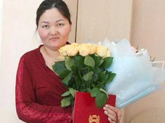 Требуют денег за цветы: «подарки» чиновников дорого обошлись роженице-россиянке