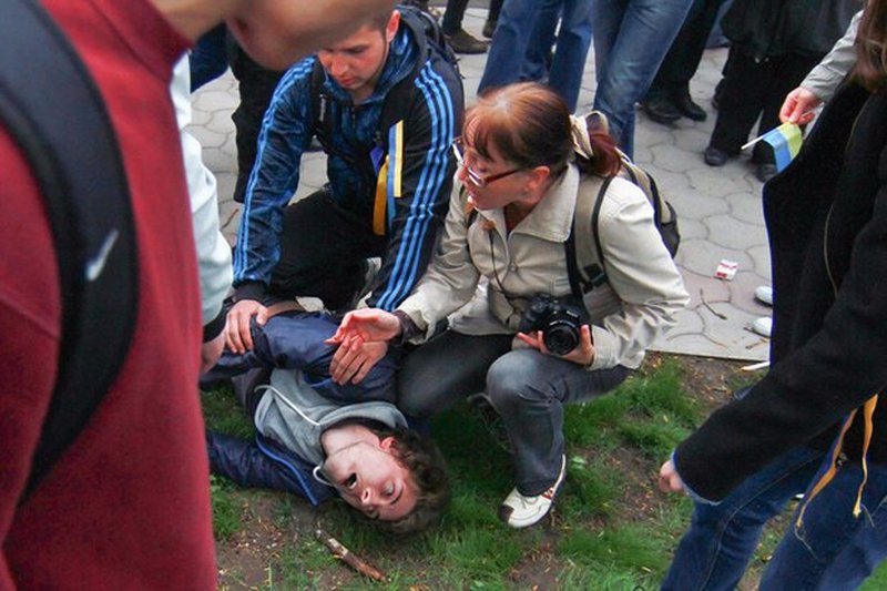 У сторонников «русского мира» были дубинки с гвоздями: как 5 лет назад в Донецке расправились с участниками шествия за единую Украину (фото)