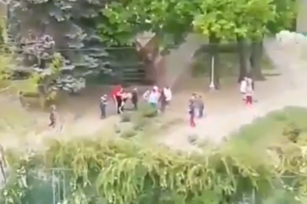 У Запоріжжі вихователька садка силою тягала дитину по майданчику: деталі інциденту