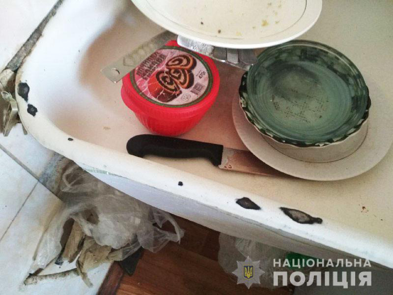 Ударила ножом в шею: в Ровно мать убила месячную дочь