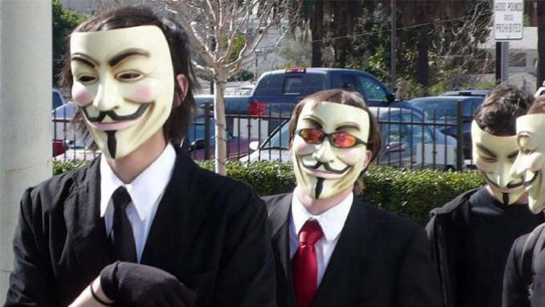 Украинские Anonymous угрожают властям атаками со всего мира