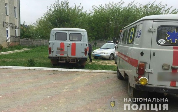 В Черновицкой области пьяный мужчина угнал скорую