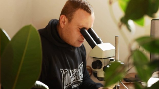 Відрізаним пальцем змусили писати Слава Україні, – волонтер про катування в окупантів