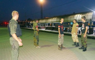 В Харькове Правый сектор патрулировал вокзал вместо милиции