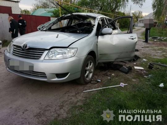 В Харькове в авто предпринимателя бросили гранату: подробности ЧП (фото)