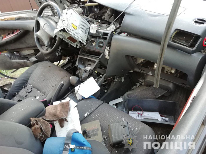 В Харькове в авто предпринимателя бросили гранату: подробности ЧП (фото)