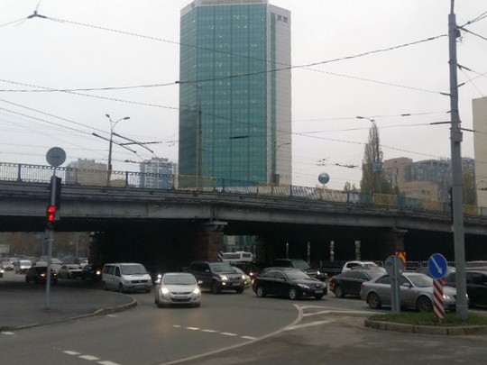 В Киеве на 10 дней ограничат движение в районе Воздухофлотского путепровода