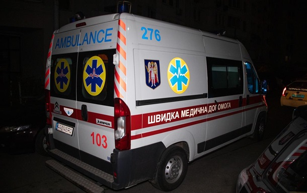 В Киеве после ссоры с парнем девушка выпрыгнула из окна