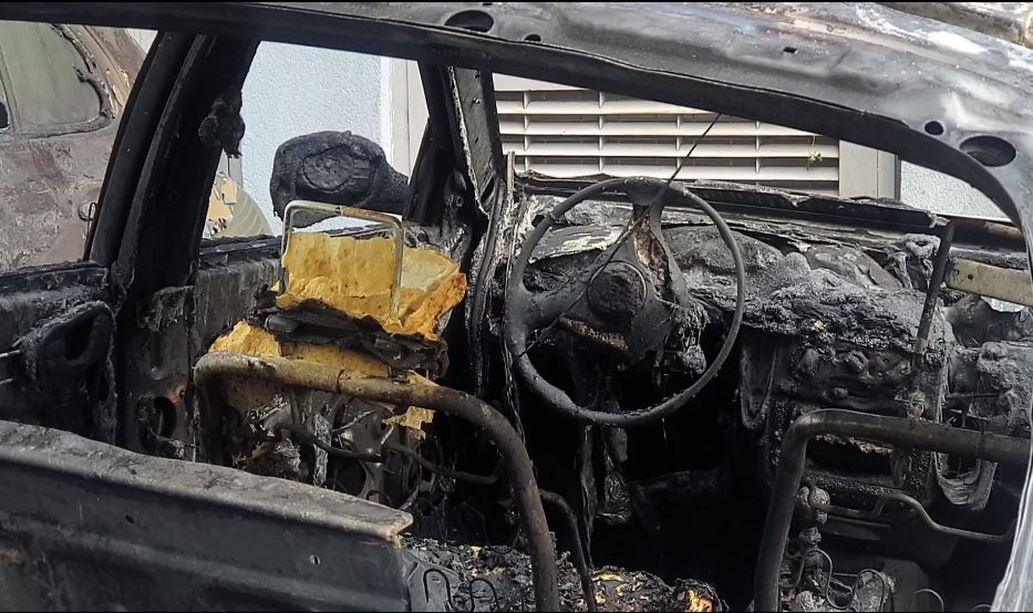 В Киеве за ночь сожгли пять авто: фото и видео с места ЧП