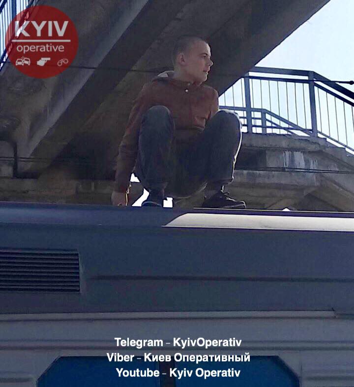 В Киеве зацеперы продолжают атаковать электрички, несмотря на облавы (фото)