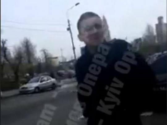 В Киеве засекли на горячем автовора: в сети показали видео