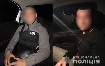 В Киевской области задержали подростков за разбитые окна в поезде