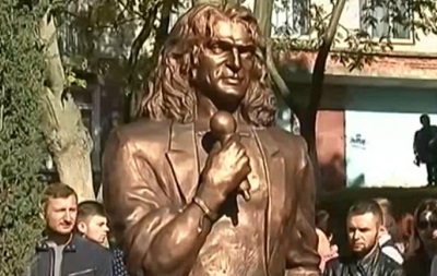 В Луцке демонтировали памятник Скрябину