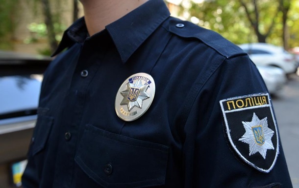 В Луцке мужчина избил сожительницу и полицейского