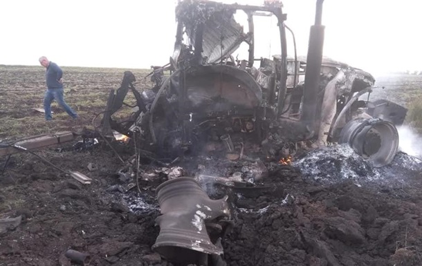 В Луганской области подорвались два тракториста