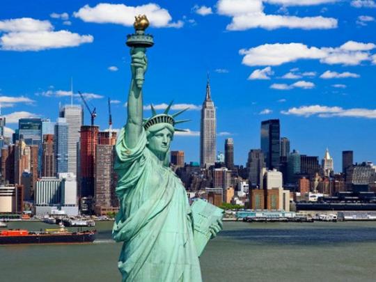 В США для работающих студентов ставка — 8—8,5 доллара в час. Все зависит от штата
