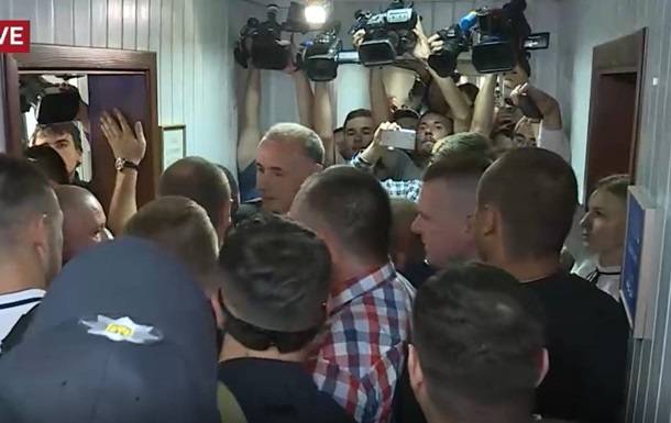 В суде по делу Януковича произошла потасовка