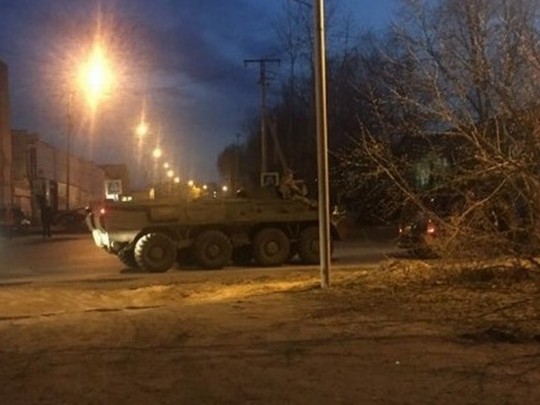 В Тюмени идет облава на террористов Исламского государства: СМИ сообщают о взрывах и выстрелах (фото, видео)