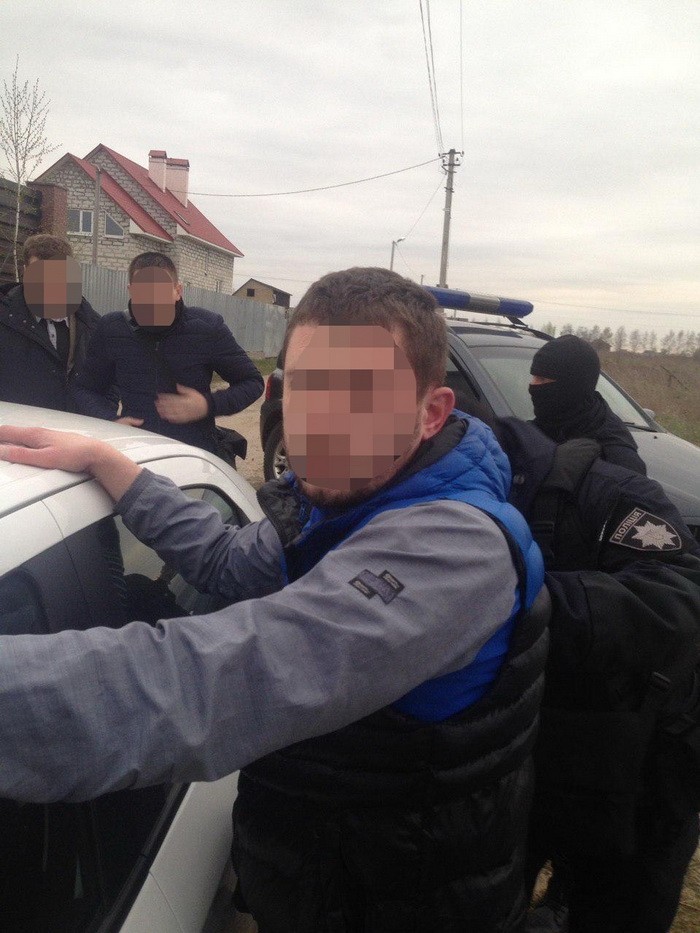 В Украине разоблачили масштабную аферу с подделкой паспортов (фото)
