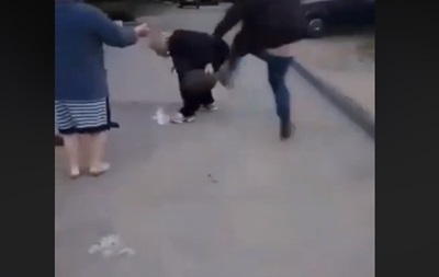 В Запорожье водитель избил соседку из-за парковки