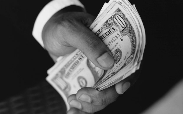 Вражаюча історія афериста, що двічі продав Ейфелеву вежу