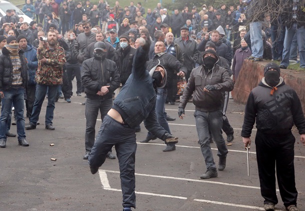 Все под контролем. География захвата ДонбассаСюжет
